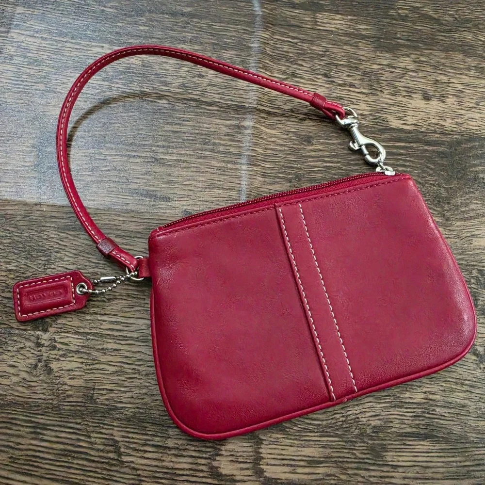 COACH Wristlet Womens Small Red Leather Contrast Stitch Zip Pouch Handbag‎
